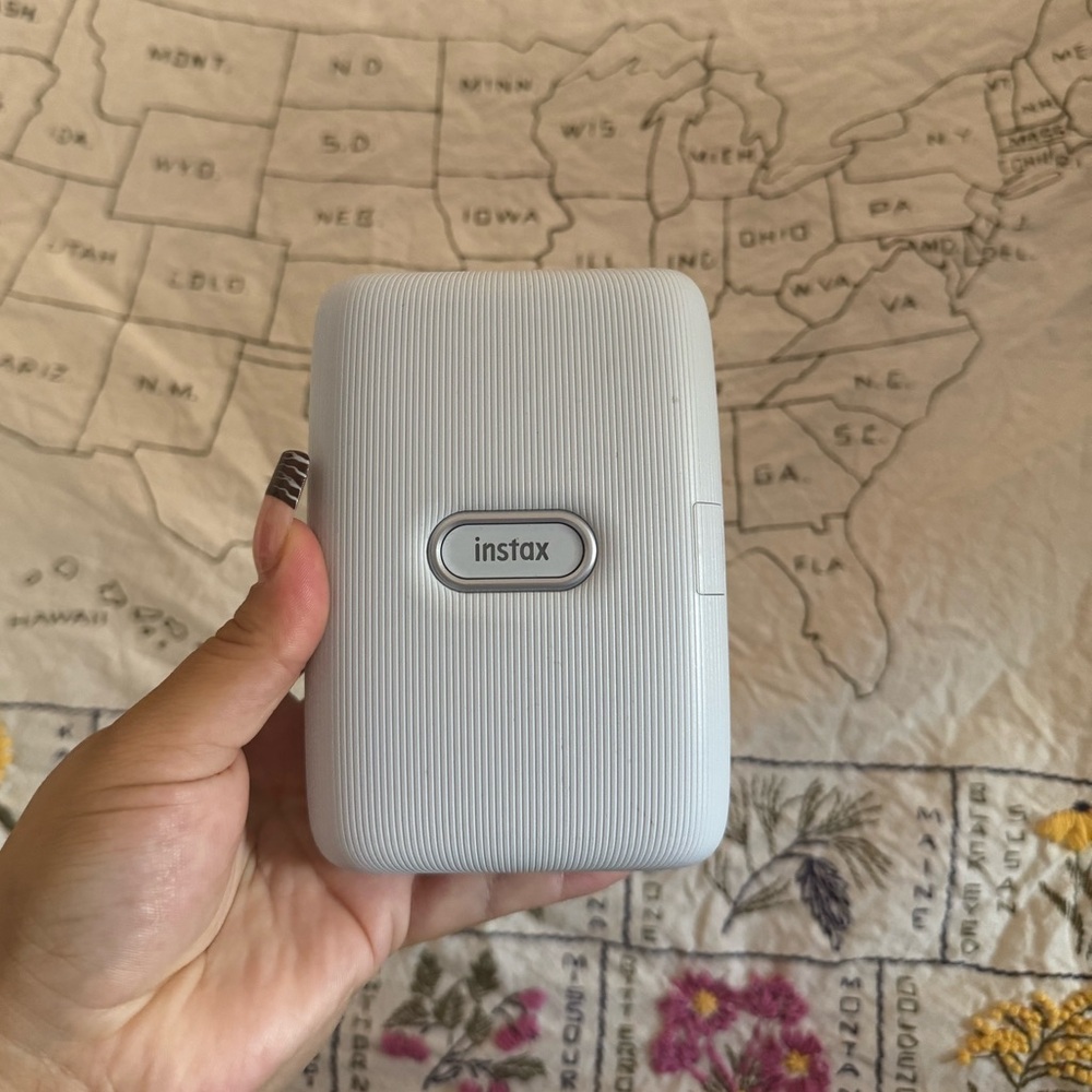 FUJIFILM INSTAX MINI PRINTER POLAROIDS NOT INCLUDED